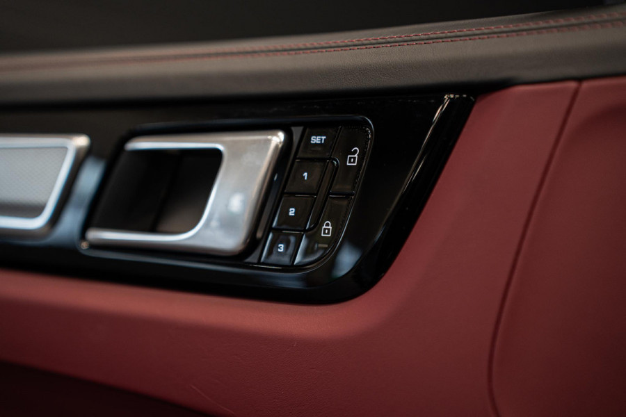 Porsche Cayenne 3.0 E-Hybrid *Sport-Chrono / PASM / Panorama / BOSE / Soft-Close / Surround-view*