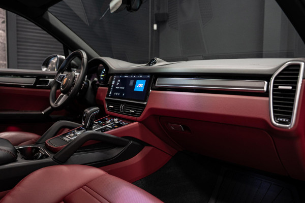 Porsche Cayenne 3.0 E-Hybrid *Sport-Chrono / PASM / Panorama / BOSE / Soft-Close / Surround-view*