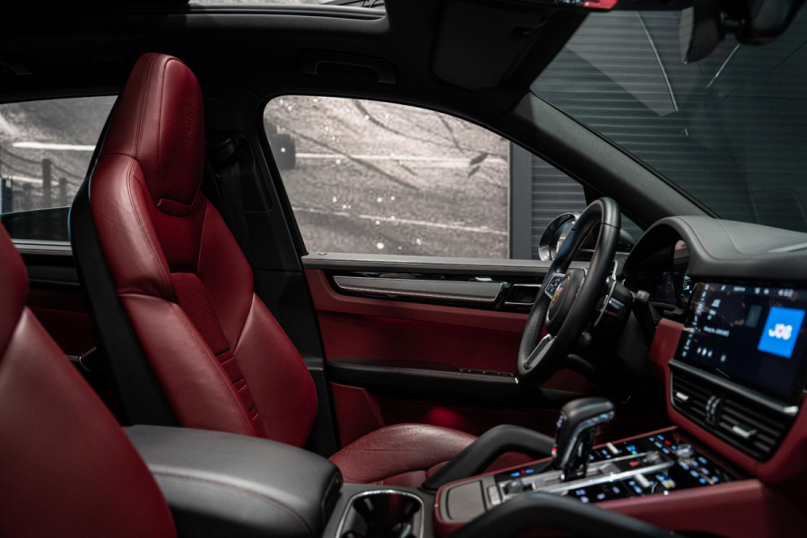 Porsche Cayenne 3.0 E-Hybrid *Sport-Chrono / PASM / Panorama / BOSE / Soft-Close / Surround-view*