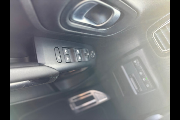 Citroën C5 Aircross Citroen C5 1.6 Plug-in Hybrid 225 Shine (BOVAG/RIJKLAARPRIJS) Citroën C5 Aircross Citroen C5 1.6 Plug-in Hybrid 225 Shine (BOVAG/RIJKLAARPRIJS)