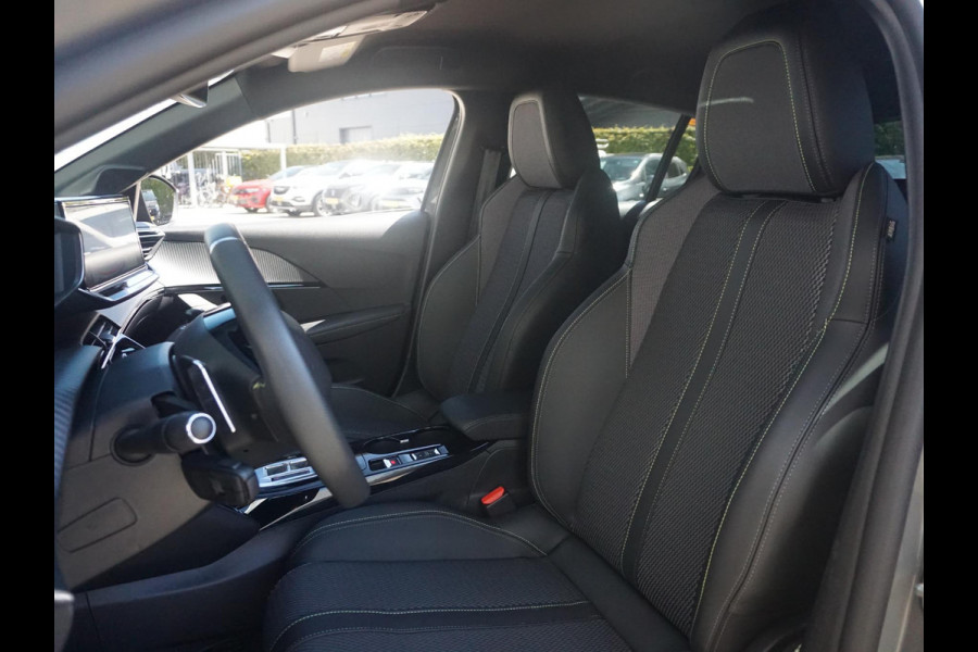 Peugeot 208 Hybrid 136 e-DCS6 GT | Automaat | Navigatie | Draadloze telefoonlader | Camera voor en achter | Adaptieve Cruise Control Peugeot 208 Hybrid 136 e-DCS6 GT | Automaat | Navigatie | Draadloze telefoonlader | Camera voor en achter | Adaptieve Cruise Control