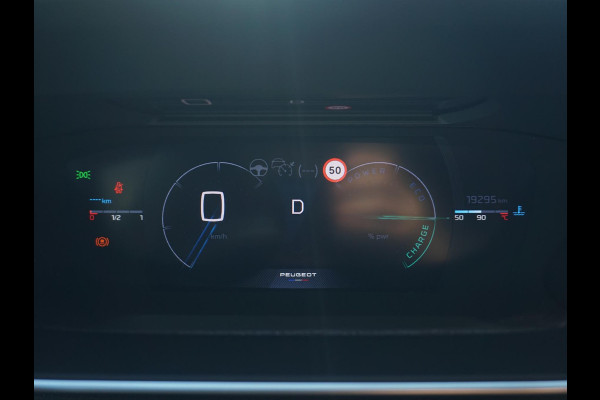 Peugeot 208 Hybrid 136 e-DCS6 GT | Automaat | Navigatie | Draadloze telefoonlader | Camera voor en achter | Adaptieve Cruise Control Peugeot 208 Hybrid 136 e-DCS6 GT | Automaat | Navigatie | Draadloze telefoonlader | Camera voor en achter | Adaptieve Cruise Control