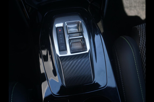 Peugeot 208 Hybrid 136 e-DCS6 GT | Automaat | Navigatie | Draadloze telefoonlader | Camera voor en achter | Adaptieve Cruise Control Peugeot 208 Hybrid 136 e-DCS6 GT | Automaat | Navigatie | Draadloze telefoonlader | Camera voor en achter | Adaptieve Cruise Control