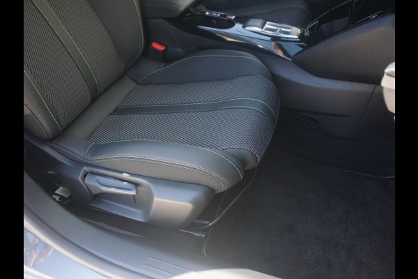 Peugeot 208 Hybrid 136 e-DCS6 GT | Automaat | Navigatie | Draadloze telefoonlader | Camera voor en achter | Adaptieve Cruise Control Peugeot 208 Hybrid 136 e-DCS6 GT | Automaat | Navigatie | Draadloze telefoonlader | Camera voor en achter | Adaptieve Cruise Control