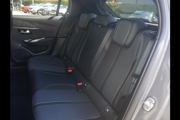 Peugeot 208 Hybrid 136 e-DCS6 GT | Automaat | Navigatie | Draadloze telefoonlader | Camera voor en achter | Adaptieve Cruise Control Peugeot 208 Hybrid 136 e-DCS6 GT | Automaat | Navigatie | Draadloze telefoonlader | Camera voor en achter | Adaptieve Cruise Control
