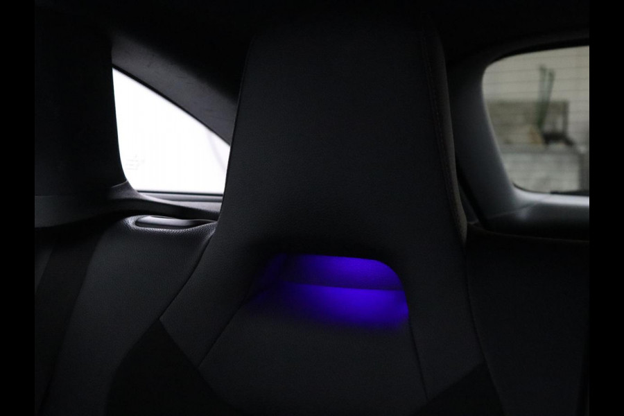 Mercedes-Benz CLA-Klasse 180d Business Solution AMG | Stoelverwarming | Carplay | Camera | Leder/Alcantara | Navigatie | Widescreen | Sfeerverlichting | Designo Mountaingrijs Magno