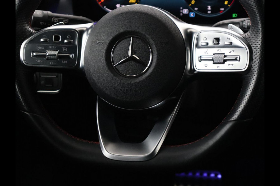 Mercedes-Benz CLA-Klasse 180d Business Solution AMG | Stoelverwarming | Carplay | Camera | Leder/Alcantara | Navigatie | Widescreen | Sfeerverlichting | Designo Mountaingrijs Magno