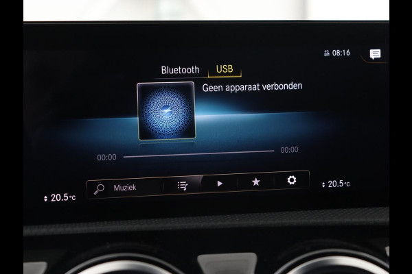 Mercedes-Benz CLA-Klasse 180d Business Solution AMG | Stoelverwarming | Carplay | Camera | Leder/Alcantara | Navigatie | Widescreen | Sfeerverlichting | Designo Mountaingrijs Magno