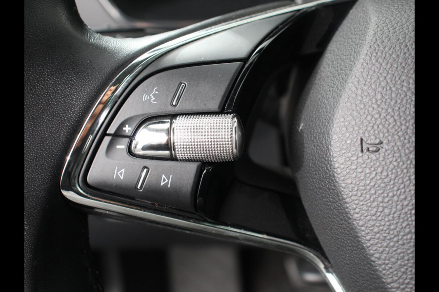 Škoda Octavia Combi 1.0 TSI 110pk Business Edition | Navigatie | Digitale Cockpit | Lichtmetalen velgen | Climate Control | Camera | Cruise control