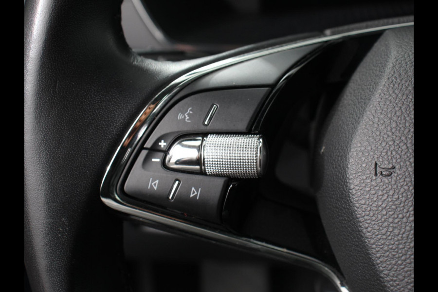 Škoda Octavia Combi 1.0 TSI 110pk Business Edition | Navigatie | Digitale Cockpit | Lichtmetalen velgen | Climate Control | Camera | Cruise control