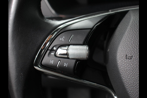 Škoda Octavia Combi 1.0 TSI 110pk Business Edition | Navigatie | Digitale Cockpit | Lichtmetalen velgen | Climate Control | Camera | Cruise control