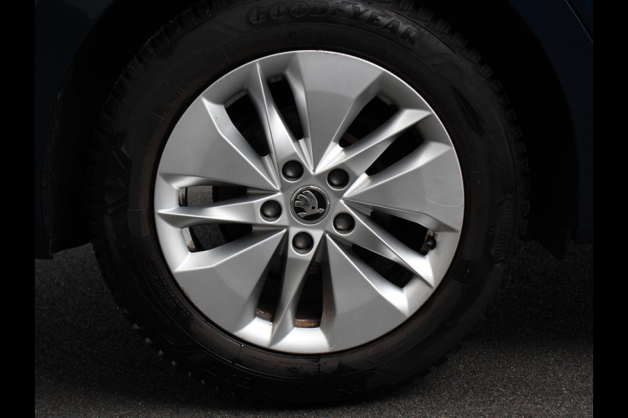 Škoda Octavia Combi 1.0 TSI 110pk Business Edition | Navigatie | Digitale Cockpit | Lichtmetalen velgen | Climate Control | Camera | Cruise control