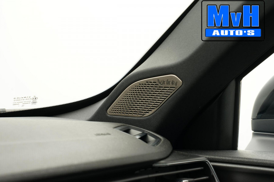 Lynk & Co 01 1.5 Hybride|ZWARTE.HEMEL|TREKHAAK|360ºCAM|NAP Lynk & Co 01 1.5 Hybride|ZWARTE.HEMEL|TREKHAAK|360ºCAM|NAP