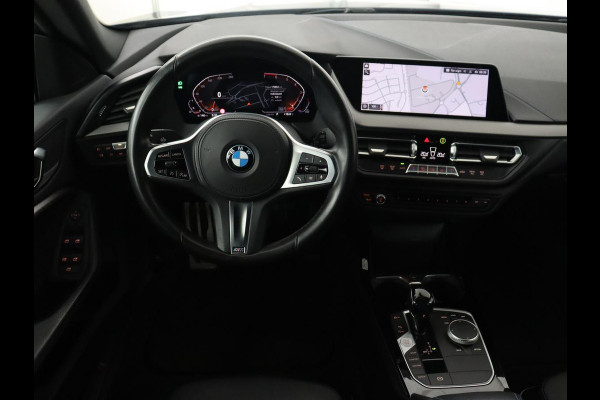 BMW 2 Serie Gran Coupé 218i M Sport | Sportstoelen | Camera | Carplay | Live Cockpit | Half leder | Navigatie | Sfeerverlichting | Full LED | Climate control BMW 2 Serie Gran Coupé 218i M Sport | Sportstoelen | Camera | Carplay | Live Cockpit | Half leder | Navigatie | Sfeerverlichting | Full LED | Climate control