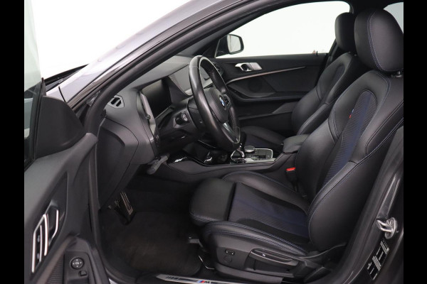 BMW 2 Serie Gran Coupé 218i M Sport | Sportstoelen | Camera | Carplay | Live Cockpit | Half leder | Navigatie | Sfeerverlichting | Full LED | Climate control BMW 2 Serie Gran Coupé 218i M Sport | Sportstoelen | Camera | Carplay | Live Cockpit | Half leder | Navigatie | Sfeerverlichting | Full LED | Climate control