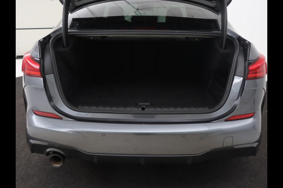 BMW 2 Serie Gran Coupé 218i M Sport | Sportstoelen | Camera | Carplay | Live Cockpit | Half leder | Navigatie | Sfeerverlichting | Full LED | Climate control BMW 2 Serie Gran Coupé 218i M Sport | Sportstoelen | Camera | Carplay | Live Cockpit | Half leder | Navigatie | Sfeerverlichting | Full LED | Climate control