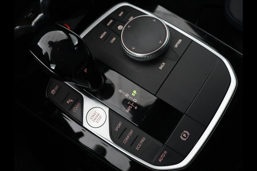 BMW 2 Serie Gran Coupé 218i M Sport | Sportstoelen | Camera | Carplay | Live Cockpit | Half leder | Navigatie | Sfeerverlichting | Full LED | Climate control BMW 2 Serie Gran Coupé 218i M Sport | Sportstoelen | Camera | Carplay | Live Cockpit | Half leder | Navigatie | Sfeerverlichting | Full LED | Climate control