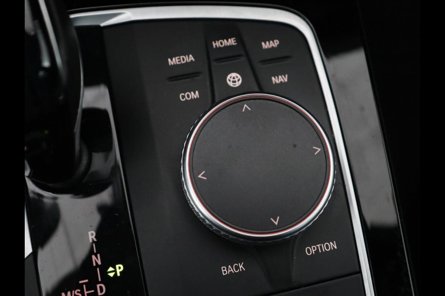 BMW 2 Serie Gran Coupé 218i M Sport | Sportstoelen | Camera | Carplay | Live Cockpit | Half leder | Navigatie | Sfeerverlichting | Full LED | Climate control BMW 2 Serie Gran Coupé 218i M Sport | Sportstoelen | Camera | Carplay | Live Cockpit | Half leder | Navigatie | Sfeerverlichting | Full LED | Climate control