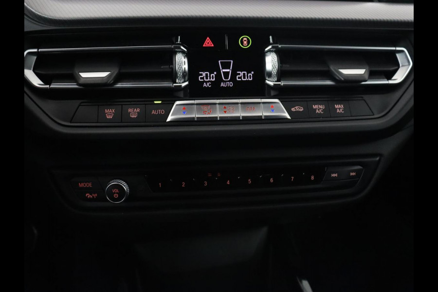 BMW 2 Serie Gran Coupé 218i M Sport | Sportstoelen | Camera | Carplay | Live Cockpit | Half leder | Navigatie | Sfeerverlichting | Full LED | Climate control BMW 2 Serie Gran Coupé 218i M Sport | Sportstoelen | Camera | Carplay | Live Cockpit | Half leder | Navigatie | Sfeerverlichting | Full LED | Climate control