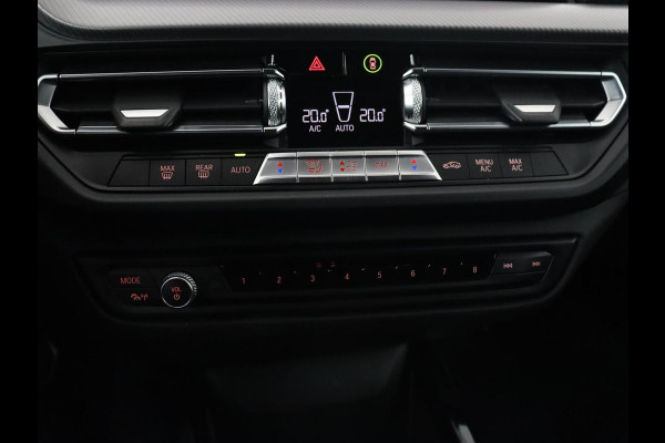 BMW 2 Serie Gran Coupé 218i M Sport | Sportstoelen | Camera | Carplay | Live Cockpit | Half leder | Navigatie | Sfeerverlichting | Full LED | Climate control BMW 2 Serie Gran Coupé 218i M Sport | Sportstoelen | Camera | Carplay | Live Cockpit | Half leder | Navigatie | Sfeerverlichting | Full LED | Climate control