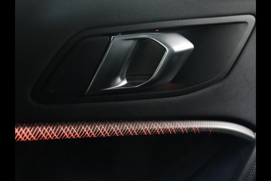 BMW 2 Serie Gran Coupé 218i M Sport | Sportstoelen | Camera | Carplay | Live Cockpit | Half leder | Navigatie | Sfeerverlichting | Full LED | Climate control BMW 2 Serie Gran Coupé 218i M Sport | Sportstoelen | Camera | Carplay | Live Cockpit | Half leder | Navigatie | Sfeerverlichting | Full LED | Climate control
