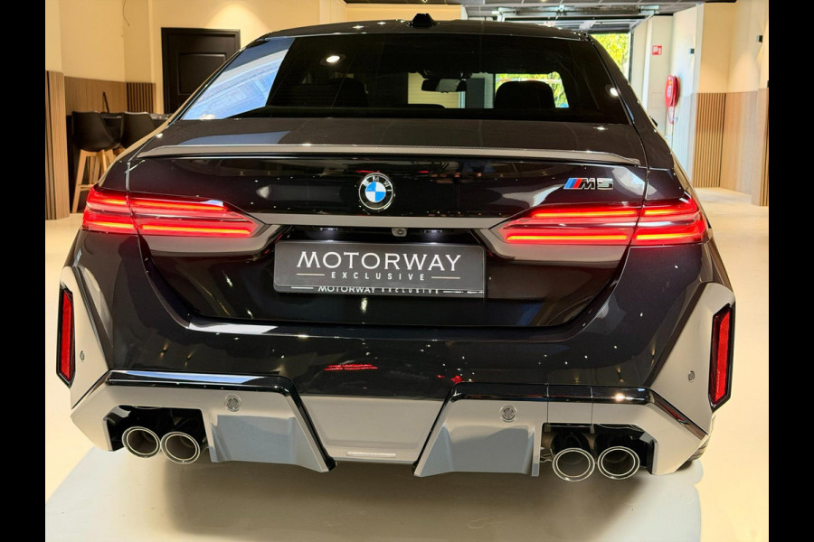 BMW 5 Serie M5 M Carbon|M Drivers Package|M Drive Professional|Driving + Parking Assistant Professional|Alcantara BMW 5 Serie M5 M Carbon|M Drivers Package|M Drive Professional|Driving + Parking Assistant Professional|Alcantara