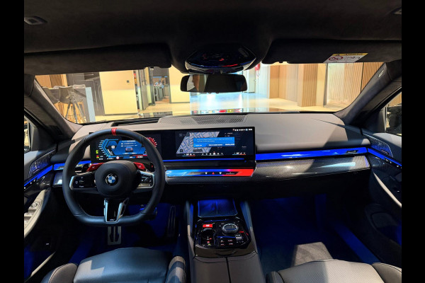 BMW 5 Serie M5 M Carbon|M Drivers Package|M Drive Professional|Driving + Parking Assistant Professional|Alcantara BMW 5 Serie M5 M Carbon|M Drivers Package|M Drive Professional|Driving + Parking Assistant Professional|Alcantara