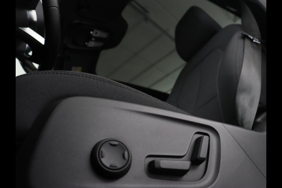 Volvo C40 Recharge Plus 69 kWh | Panoramadak | Stoelverwarming | Harman/Kardon | Warmtepomp | Carplay | Adaptive cruise | Stuurverwarming | 360 Camera | Full LED