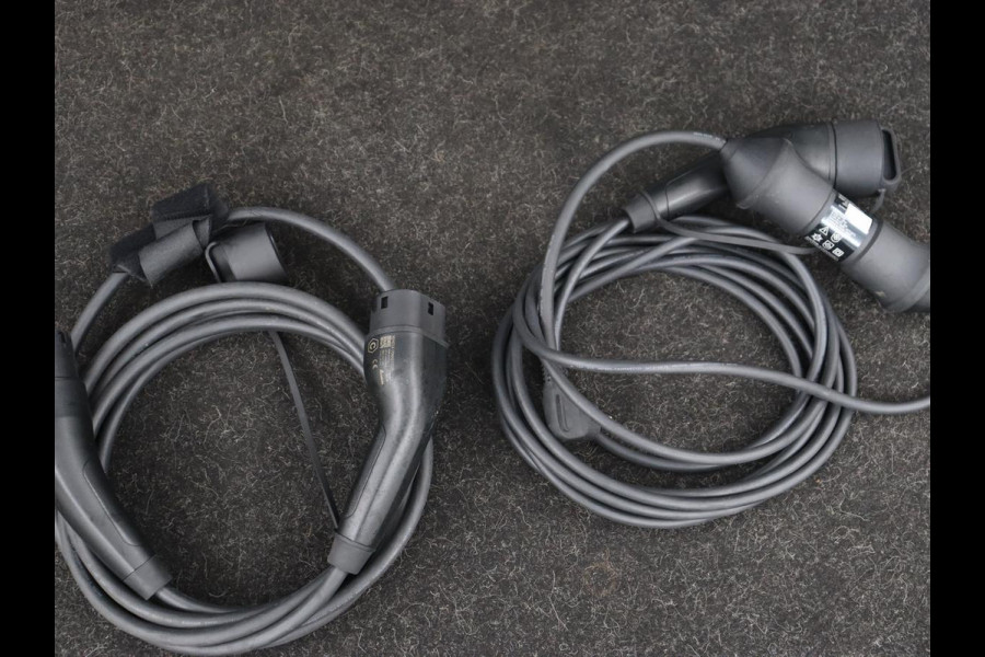 Volvo C40 Recharge Plus 69 kWh | Panoramadak | Stoelverwarming | Harman/Kardon | Warmtepomp | Carplay | Adaptive cruise | Stuurverwarming | 360 Camera | Full LED