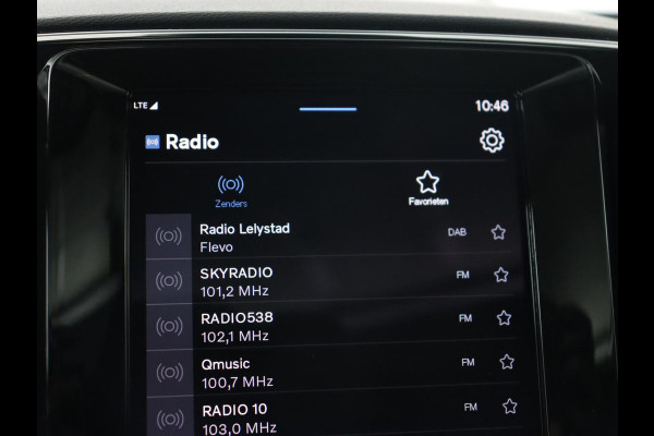 Volvo C40 Recharge Plus 69 kWh | Panoramadak | Stoelverwarming | Harman/Kardon | Warmtepomp | Carplay | Adaptive cruise | Stuurverwarming | 360 Camera | Full LED