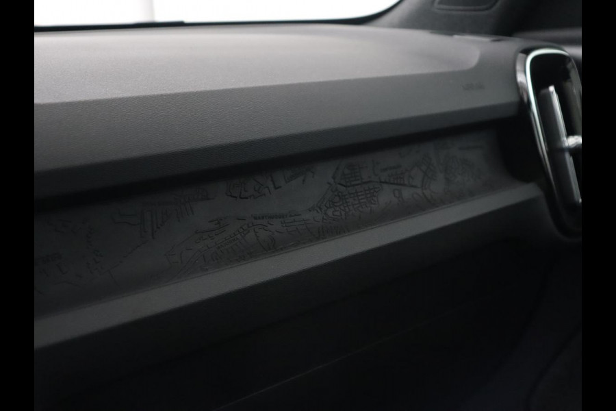 Volvo C40 Recharge Plus 69 kWh | Panoramadak | Stoelverwarming | Harman/Kardon | Warmtepomp | Carplay | Adaptive cruise | Stuurverwarming | 360 Camera | Full LED