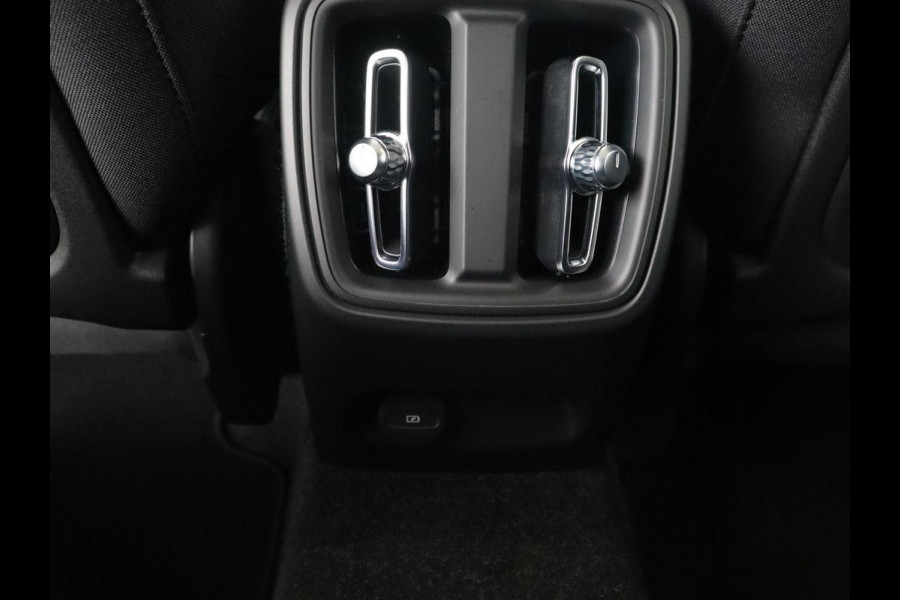 Volvo C40 Recharge Plus 69 kWh | Panoramadak | Stoelverwarming | Harman/Kardon | Warmtepomp | Carplay | Adaptive cruise | Stuurverwarming | 360 Camera | Full LED