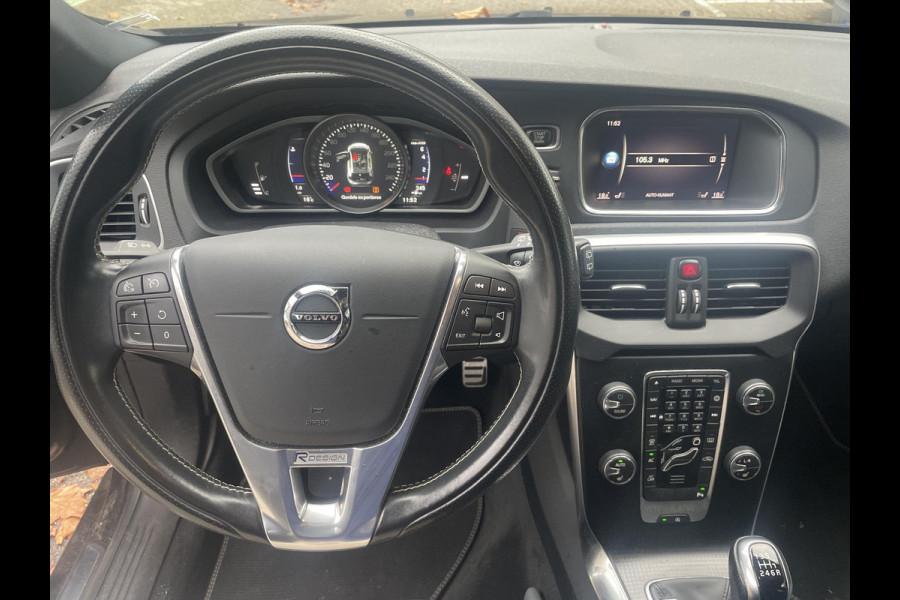 Volvo V40 2.0 T4 Business Sport | Cruise Control | Parkeersensoren | Stoelverwarming