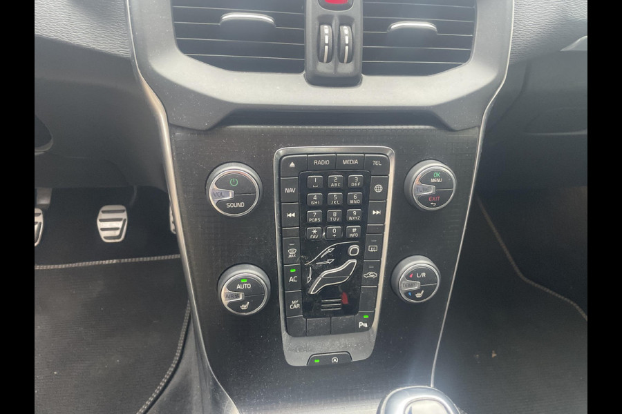 Volvo V40 2.0 T4 Business Sport | Cruise Control | Parkeersensoren | Stoelverwarming