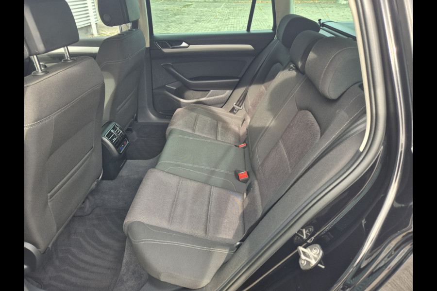 Volkswagen Passat Variant 1.4 TSI ACT Highline ,airco,adap cruise,navigatie,stoelverwarming,parkeersensoren, Volkswagen Passat Variant 1.4 TSI ACT Highline ,airco,adap cruise,navigatie,stoelverwarming,parkeersensoren,