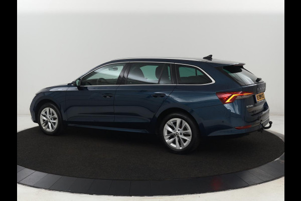 Škoda Octavia 1.0 e-TSI Business Edition Plus | Leder/Alcantara | Achterbankverwarming | Trekhaak | Adaptive cruise | Camera | Sfeerverlichting | Stoelverwarming | Carplay | Park Assist | Memory