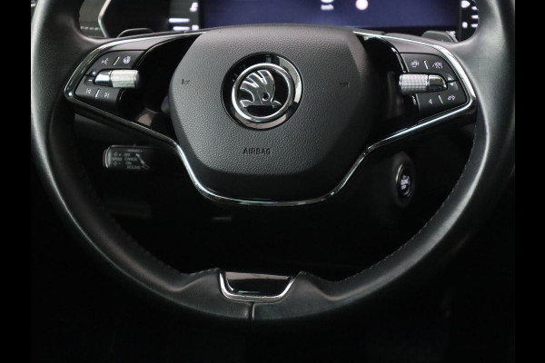 Škoda Octavia 1.0 e-TSI Business Edition Plus | Leder/Alcantara | Achterbankverwarming | Trekhaak | Adaptive cruise | Camera | Sfeerverlichting | Stoelverwarming | Carplay | Park Assist | Memory