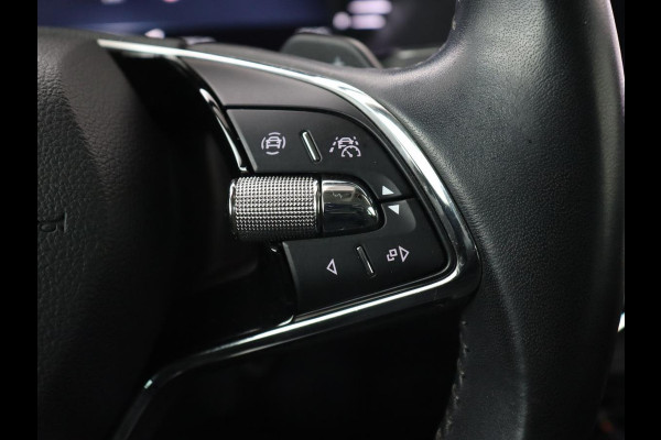 Škoda Octavia 1.0 e-TSI Business Edition Plus | Leder/Alcantara | Achterbankverwarming | Trekhaak | Adaptive cruise | Camera | Sfeerverlichting | Stoelverwarming | Carplay | Park Assist | Memory