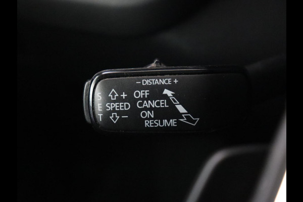 Škoda Octavia 1.0 e-TSI Business Edition Plus | Leder/Alcantara | Achterbankverwarming | Trekhaak | Adaptive cruise | Camera | Sfeerverlichting | Stoelverwarming | Carplay | Park Assist | Memory