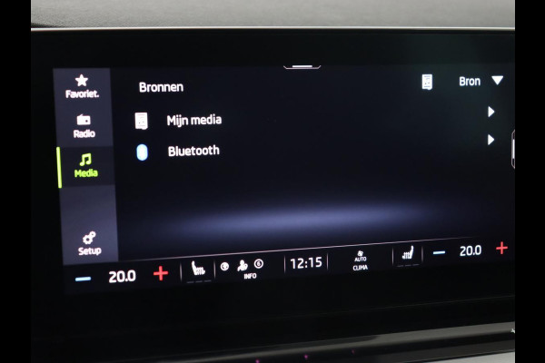 Škoda Octavia 1.0 e-TSI Business Edition Plus | Leder/Alcantara | Achterbankverwarming | Trekhaak | Adaptive cruise | Camera | Sfeerverlichting | Stoelverwarming | Carplay | Park Assist | Memory