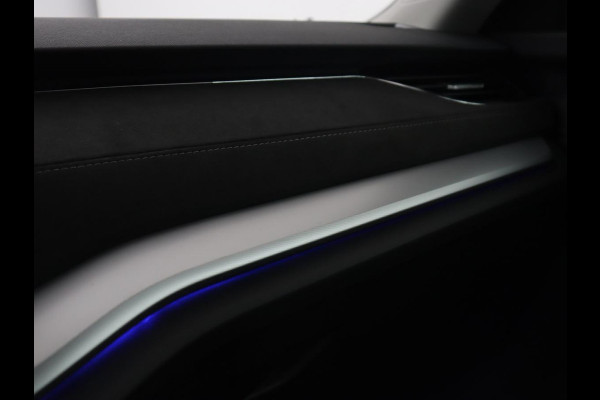 Škoda Octavia 1.0 e-TSI Business Edition Plus | Leder/Alcantara | Achterbankverwarming | Trekhaak | Adaptive cruise | Camera | Sfeerverlichting | Stoelverwarming | Carplay | Park Assist | Memory