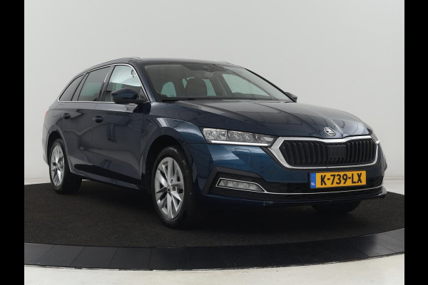 Škoda Octavia 1.0 e-TSI Business Edition Plus | Leder/Alcantara | Achterbankverwarming | Trekhaak | Adaptive cruise | Camera | Sfeerverlichting | Stoelverwarming | Carplay | Park Assist | Memory