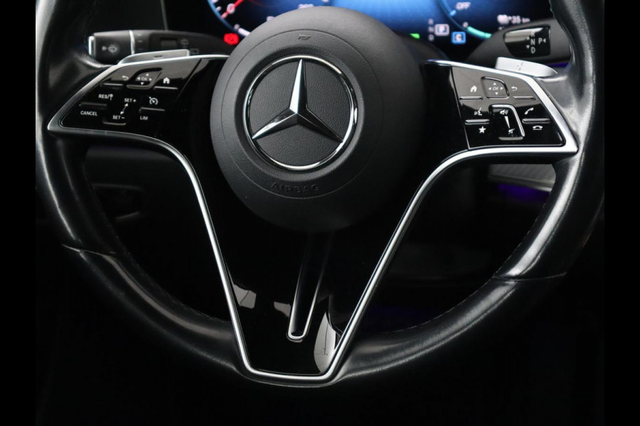 Mercedes-Benz E-Klasse 300e Avantgarde | Leder | Stoelverwarming | 360 Camera | Keyless | Carplay | Sfeerverlichting | Widescreen | Navigatie | Park Asisst | PHEV | Plug In