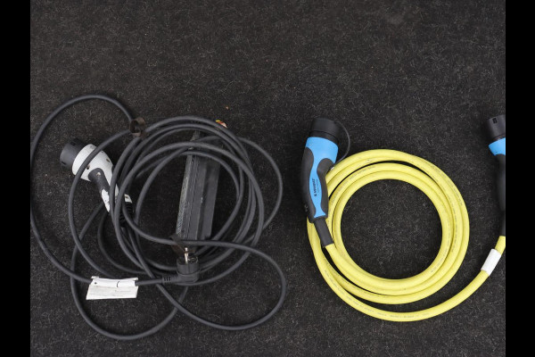 Mercedes-Benz E-Klasse 300e Avantgarde | Leder | Stoelverwarming | 360 Camera | Keyless | Carplay | Sfeerverlichting | Widescreen | Navigatie | Park Asisst | PHEV | Plug In