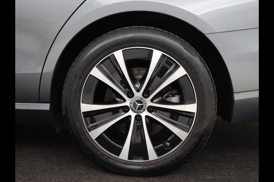 Mercedes-Benz E-Klasse 300e Avantgarde | Leder | Stoelverwarming | 360 Camera | Keyless | Carplay | Sfeerverlichting | Widescreen | Navigatie | Park Asisst | PHEV | Plug In
