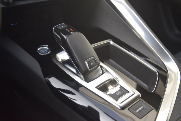 Peugeot 5008 1.5 BlueHDI Blue Lease GT-Line FULL OPTIONS!!