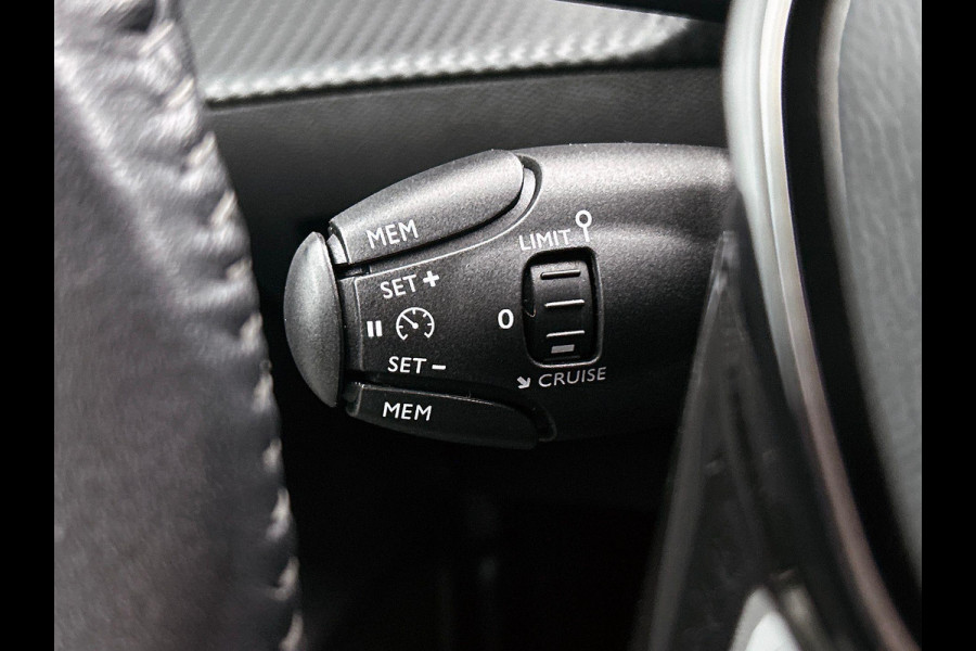 Peugeot e-208 EV Allure 50 kWh Navigatie Apple Carplay / Android Auto Camera Parkeersensoren Cruise Control Virtual Cockpit Climate Control