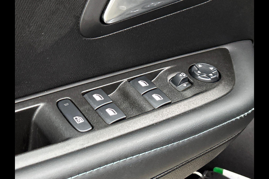 Peugeot e-208 EV Allure 50 kWh Navigatie Apple Carplay / Android Auto Camera Parkeersensoren Cruise Control Virtual Cockpit Climate Control