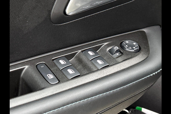 Peugeot e-208 EV Allure 50 kWh Navigatie Apple Carplay / Android Auto Camera Parkeersensoren Cruise Control Virtual Cockpit Climate Control