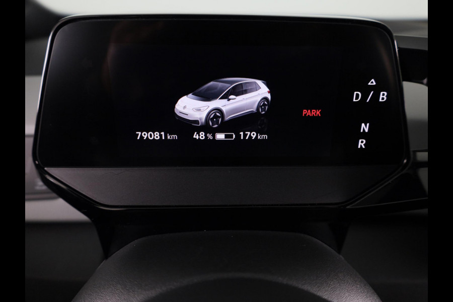 Volkswagen ID.3 First Max 58 kWh 204 PK | Navigatie | Camera | Parkeersensoren | Panoramisch dak | Bestuurderstoel met geheugen |